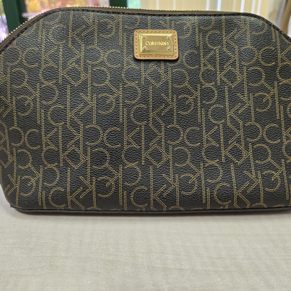 Calvin Klein Black and Gold Toiletry Bag